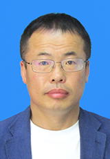 山城鄉(xiāng)村里無私奉獻(xiàn)的“小個子”教師——記遼寧省本溪市本溪縣第五中學(xué)教師張萬波