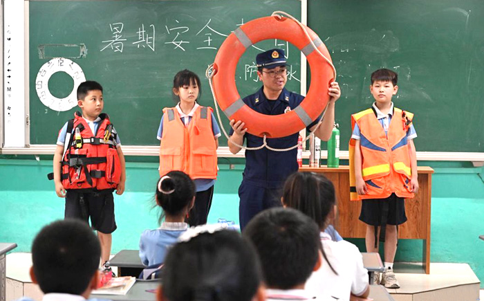 安全教育到身邊 健康快樂(lè)過(guò)暑假