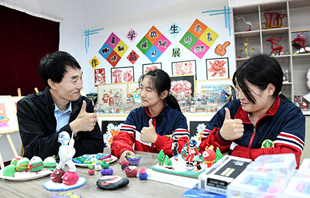 行程萬(wàn)里永不言棄，筑夢(mèng)冰雪創(chuàng)造奇跡——記河南省洛陽(yáng)市欒川縣特殊教育學(xué)校校長(zhǎng)吳擁軍