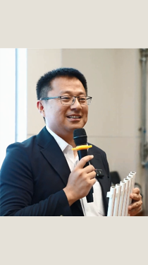 如何讓孩子們對科學(xué)感興趣？來聽他的講述