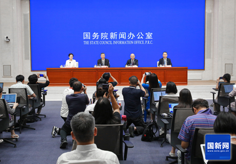 國(guó)新辦新聞發(fā)布會(huì)：介紹《中共中央 國(guó)務(wù)院關(guān)于弘揚(yáng)教育家精神加強(qiáng)新時(shí)代高素質(zhì)專(zhuān)業(yè)化教師隊(duì)伍建設(shè)的意見(jiàn)》有關(guān)情況