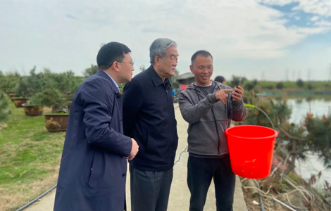 南開(kāi)大學(xué)政治經(jīng)濟(jì)學(xué)研究中心主任、教授 逄錦聚