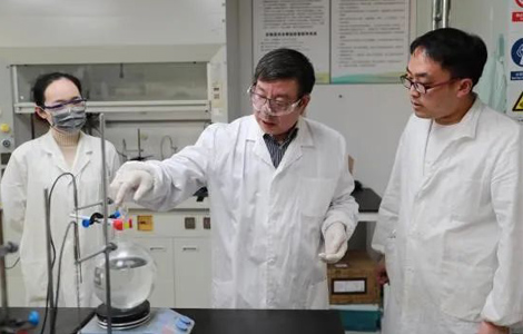 復(fù)旦大學(xué)化學(xué)與材料學(xué)院院長(zhǎng)、教授 趙東元