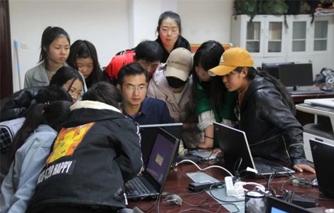 西藏職業(yè)技術(shù)學(xué)院副教授 張艾平