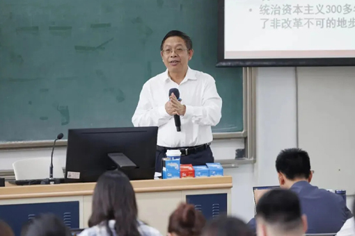 思政課如何讓學(xué)生愛聽？這位“高能量”老師有答案