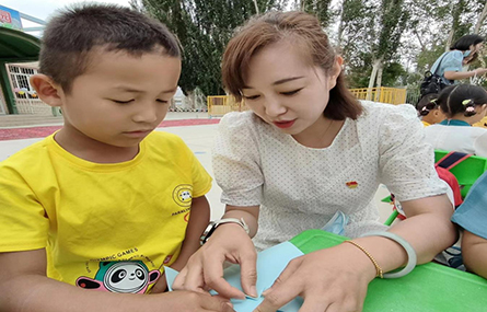 用愛澆灌 情系幼教——記新疆生產(chǎn)建設(shè)兵團(tuán)第二師鐵門關(guān)市第一幼兒園教師孫怡