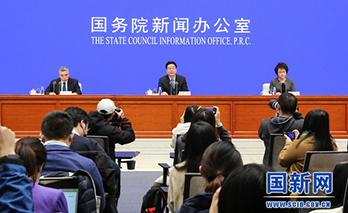 國(guó)務(wù)院新聞辦新聞發(fā)布會(huì)：介紹鼓勵(lì)企業(yè)吸納高校畢業(yè)生、農(nóng)民工就業(yè)相關(guān)政策